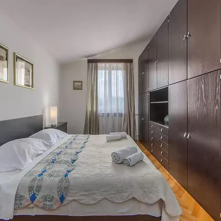 Suncana Villa *