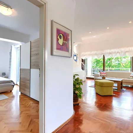 Suncana Villa *