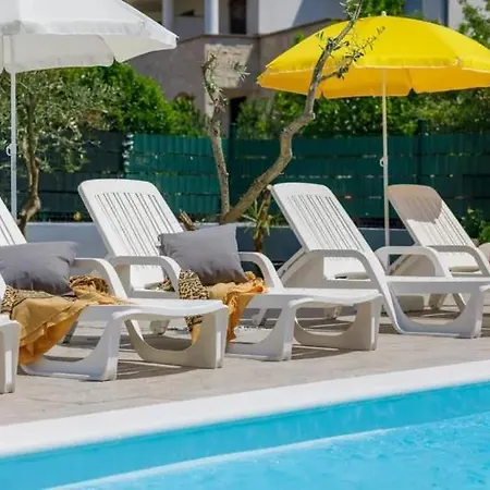 Suncana Villa *