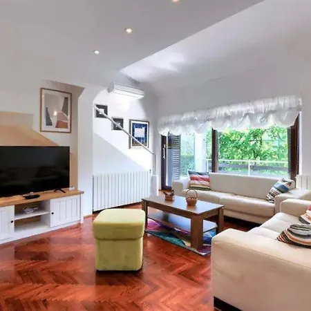 Suncana Villa *