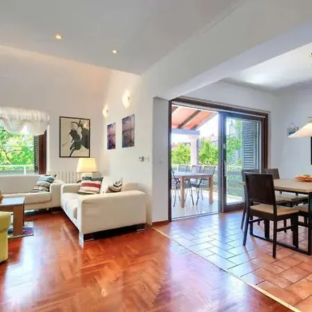 Suncana Villa *