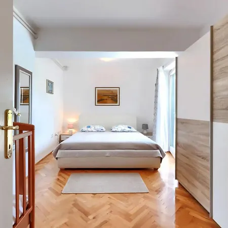 Suncana Villa